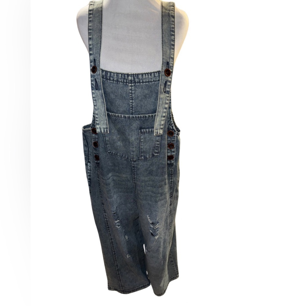 NWT - Easel Distressed Denim Overalls size large